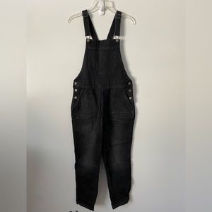 Black Jean Overalls Women Size 6 Straight Legged Old Navy